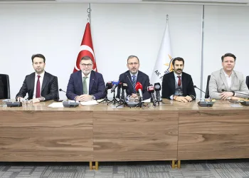 “İzmir’i bu girdaptan kurtarmaya kararlıyız”