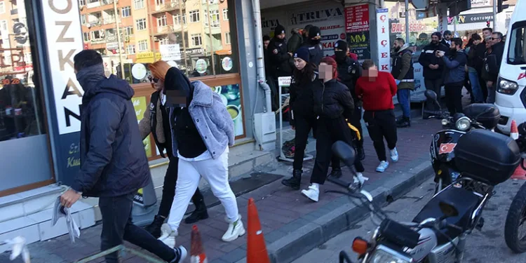 Uyuşturucu operasyonuna 2 tutuklama