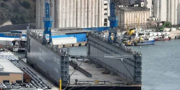 En büyük yüzer havuz Haydarpaşa’da