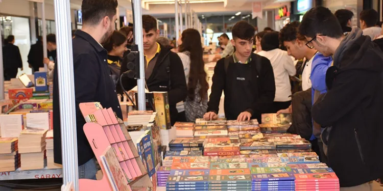 Siirt’te kitap fuarına yoğun ilgi