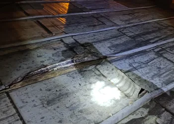 Bursa’da kurşun levhaları çalmak isterken yakalandı