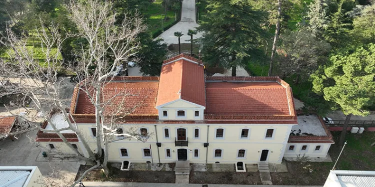 132 yıllık tarihi okul