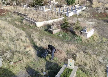 Mezarlıklarda temizlik çalışması başlatıldı