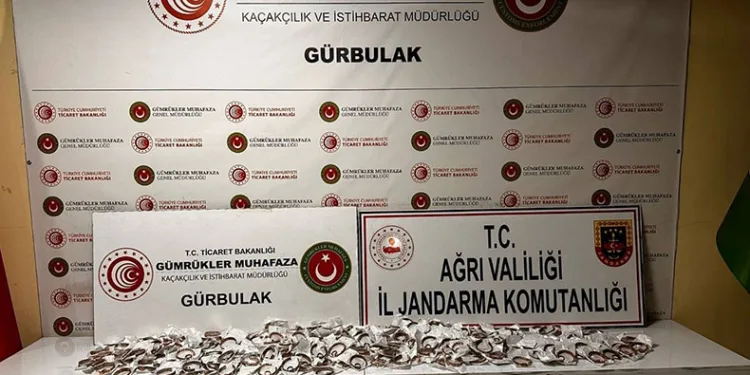 Kaçak takı malzemeleri ele geçirildi