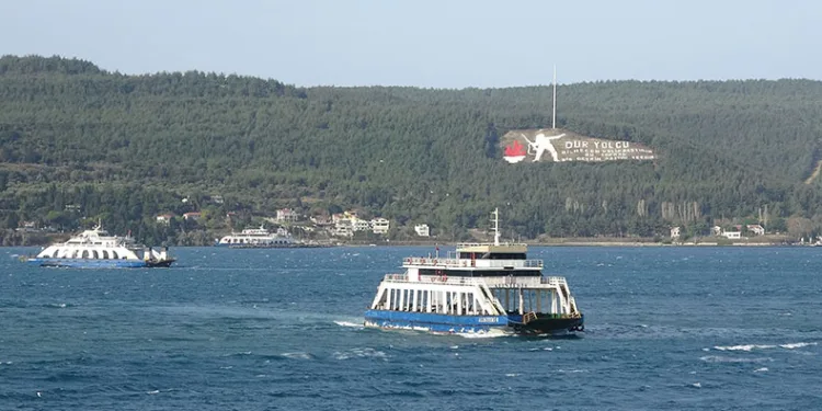 Bozcaada ve Gökçeada’ya 2 gündür sefer yapılamıyor