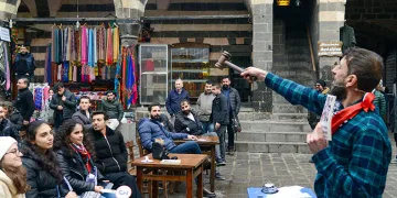 Tarihi Hasan Paşa Hanı’nda kitap mezadı
