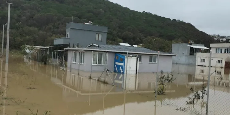 Bursa Mudanya’nın sayfiye mahallelerini su bastı