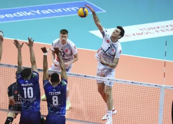 Efeler Ligi: Ziraat Bankkart: 3- Develi Belediyespor: 2