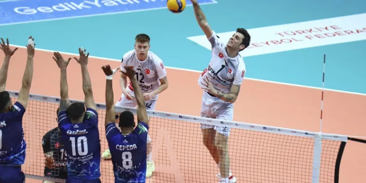 Efeler Ligi: Ziraat Bankkart: 3- Develi Belediyespor: 2