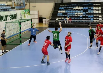 Sakarya Büyükşehir Hentbol takımı dolu dizgin