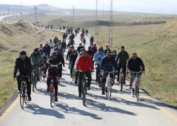 Van’da “PedalVan” projesiyle sağlıklı yaşam bisiklet turu düzenlendi