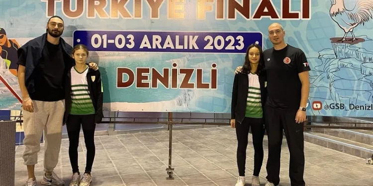 Manisalı yüzücüler başarıya kulaç attı