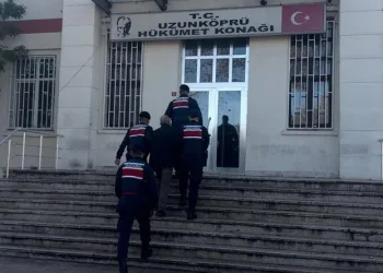 Terör örgütü üyeleri yurt dışına kaçamadan yakalandı