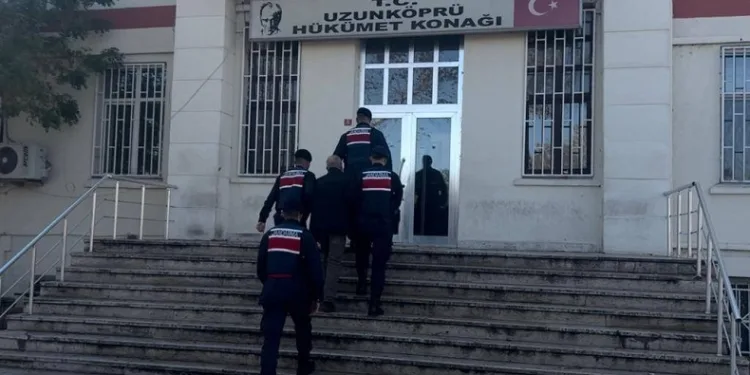 Terör örgütü üyeleri yurt dışına kaçamadan yakalandı