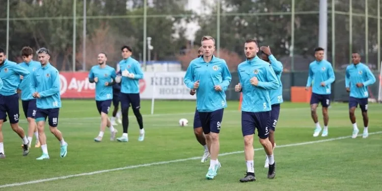 Alanyaspor, Kocaelispor ile oynayacağı maçın hazırlıklarını tamamladı