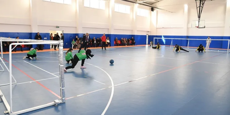 Görme engelliler, goalball farkındalık maçında karşı karşıya geldi