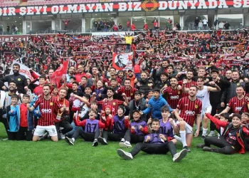 Eskişehirspor liderlik koltuğunu bırakmıyor