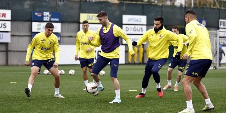 Fenerbahçe’de derbi mesaisi başladı