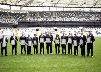 Hasan Arat: “Futbolu, Samet Aybaba ve Feyyaz Uçar ile konuşacaksınız”