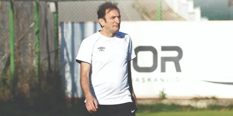 Sivas Dört Eylül Futbol’da, Teknik Direktör Teoman Koray Cinel ile yollar ayrıldı