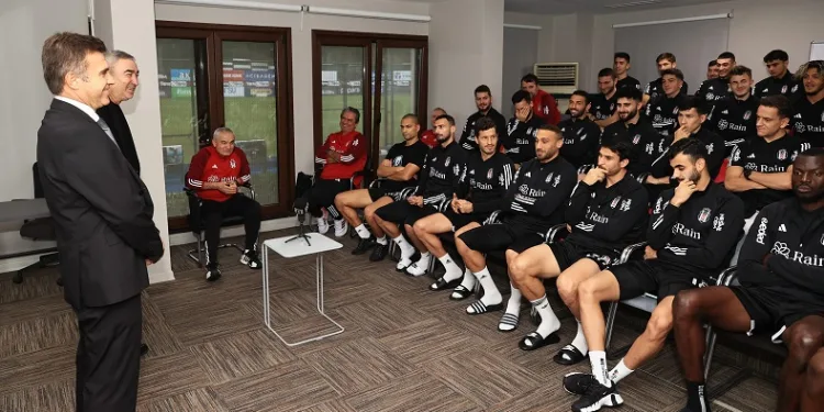 Feyyaz Uçar ile Samet Aybaba, Beşiktaşlı futbolcularla buluştu