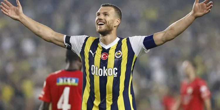 Fenerbahçe’de Dzeko, Beşiktaş’ta Aboubakar