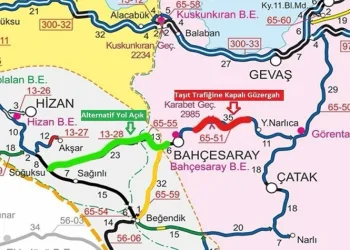 Bahçesaray yolu kar yağışı nedeniyle kapatıldı