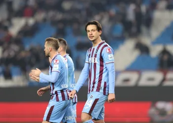 Trabzonsporlu futbolcu Enis Destan: “Böyle giderse inşallah her şey güzel olacak”