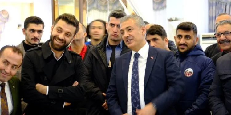 Mardin Valisi Tuncay Akkoyun, Mardin 1969 Spor Kulübü yönetimi ile bir araya geldi