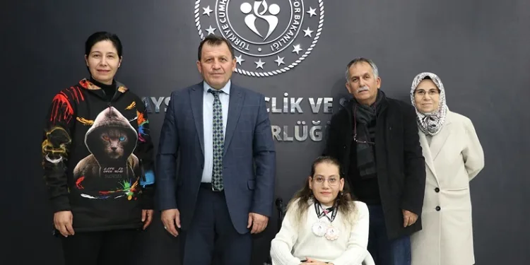 İki madalya ile döndü,Ali İhsan Kabakcı’yı ziyaret etti