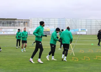 Konyaspor Teknik Direktörü Hakan Keleş: “Biz elimizden geleni yapmaya çalışıyoruz”