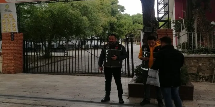 Aydın’da okul çevreleri Çocuk Şube ile güvende