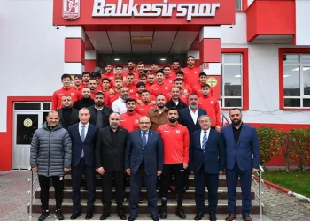 Balıkesirspor’a Vali desteği