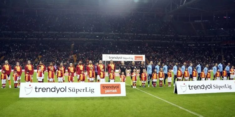 Galatasaray – Adana Demirspor maçını statta 45 bin 560 taraftar izledi