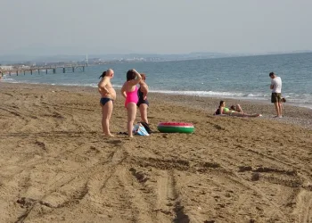 Antalya’nın sahillerinde deniz keyfi