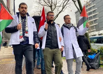 Bursa’da doktorlar Filistin’e destek için yürüdü