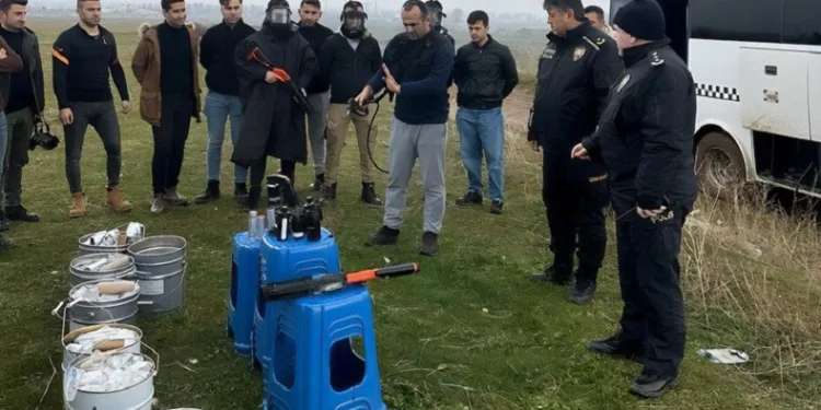 Muş’ta göz yaşartıcı gazlar ve gaz maskelerinin kullanım kursu verildi