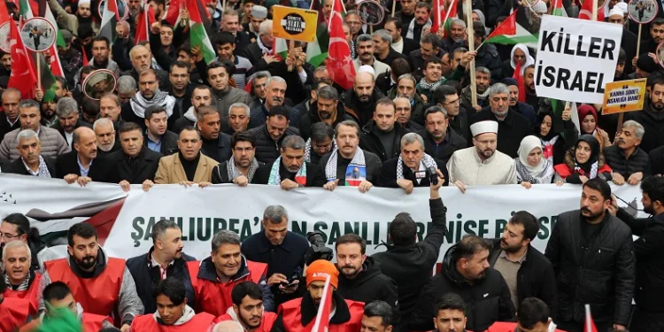 Memur-Sen’den Filistin yürüyüşü