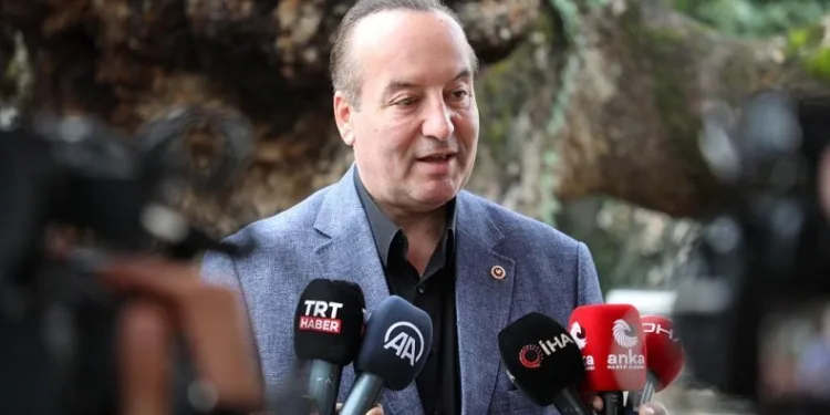 CHP Karabük Milletvekili Cevdet Akay, Balıkesir’de başkan aday adaylarıyla bir araya geldi