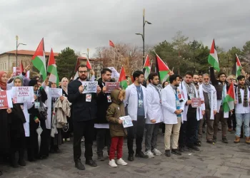 Sessiz yürüyüş ile Filistin’in sesi oldular
