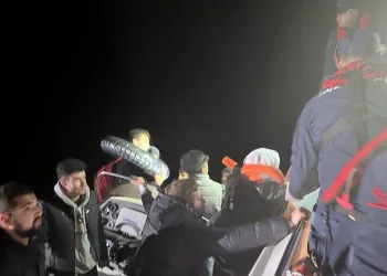 Datça’da 14 düzensiz göçmen kurtarıldı