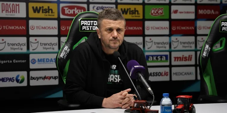 Konyaspor Teknik Direktörü Hakan Keleş: “Çok üzgün ve kızgınım”