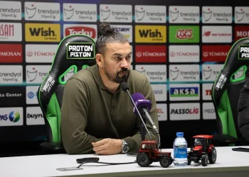 Sivasspor Teknik Direktörü Servet Çetin: “İstediğimiz gibi ataklara çıktık”