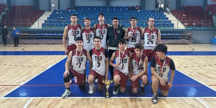 TED Düzce Koleji basketbolda şampiyon