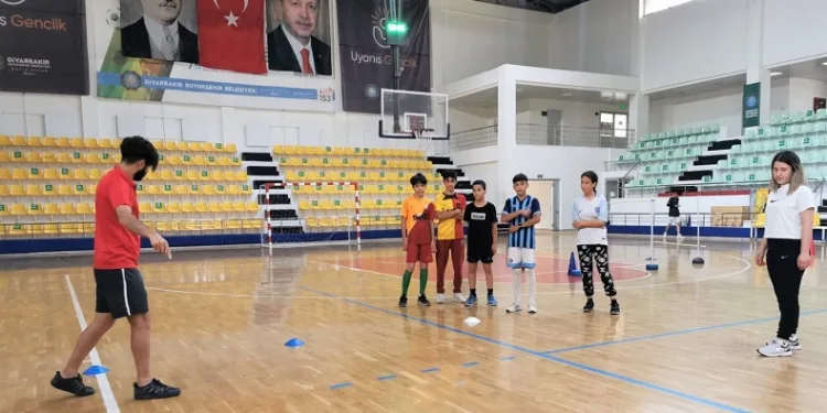 Diyarbakır’da ücretsiz yetenek kursları devam ediyor