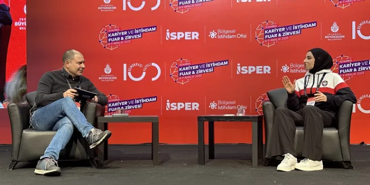 Kübra Dağlı: “Dış seslere sağırım, sırrım bu”