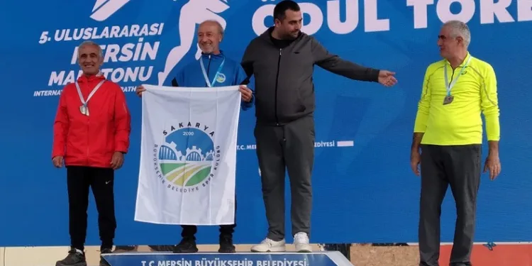 Sakarya Büyükşehir sporcusundan şampiyonluk geldi