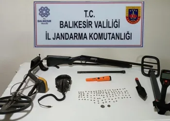 Balıkesir’de 3 şahsa tarihi eser operasyonu