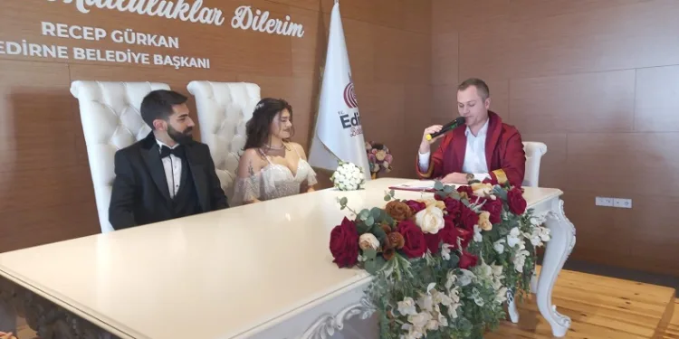 Edirne’de 12.12 tarihinde 8 nikah kıyıldı