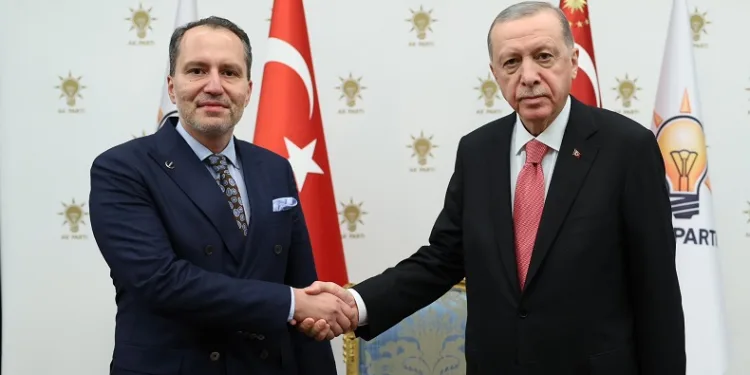 Cumhurbaşkanı Erdoğan, Yeniden Refah Partisi Genel Başkanı Erbakan’ı kabul etti